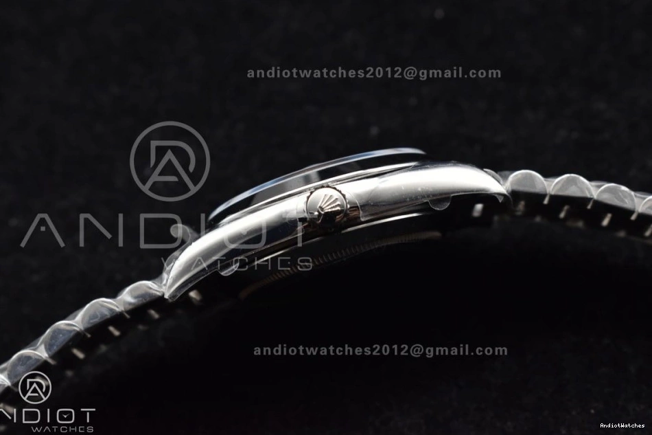 A 720 Weight On GSF Bracelet President Gain Blue Iced 40 TimelessDesign DayDate Crystal Dial SS 0110